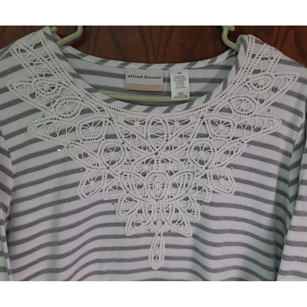 Alfred Dunner Womens White Gray Striped Embellished Neckline 3/4 Sleeve Size 1X - Picture 2 of 9